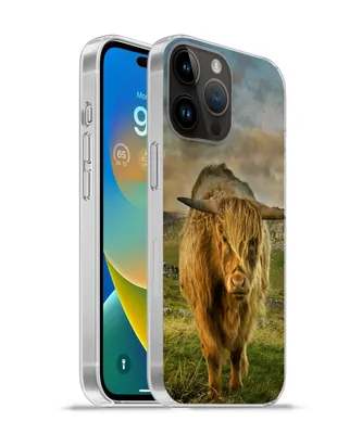 Produktbild von MuchoWow® Handyhülle Schutzhülle Hülle für Apple iPhone 14 Pro Max Schottischer Highlander - Gras - Berg Silikon Softcase Handy Hülle - Hardcover