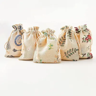 Produktbild von 25 Stück kleine Baumwollsäckchen mit Kordelzug für Geschenke
