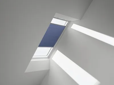 Produktbild von VELUX Wabenplissee uni blau manuell FHC Y97 1156S