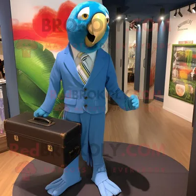 Productafbeelding van Sky Blue Macaw mascotte REDBROKOLY kostuum karakter gekleed met een overhemd en aktetassen