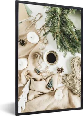 Produktbild von MuchoWow® Gerahmtes Poster Winter - Kaffee - Tannenbaum 60x90 cm - Poster mit Schwarzem Bilderrahmen Wandposter Rahmen Foto Bilder - Kunst