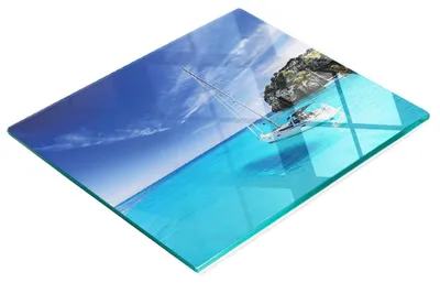 Produktbild von Dekoratives Glasschneidebrett mit Menorca-Segelbootmotiv, 60 x 52 cm