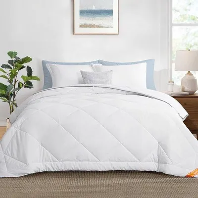 Produktbild von Famanu Daunendecke leicht 200 x 220 cm - Sommerdecke aus Mikrofaser