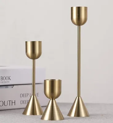 Productafbeelding van Set van 3 Massief Messing Kandelaars - Vintage Stijl voor Dinerkaarsen