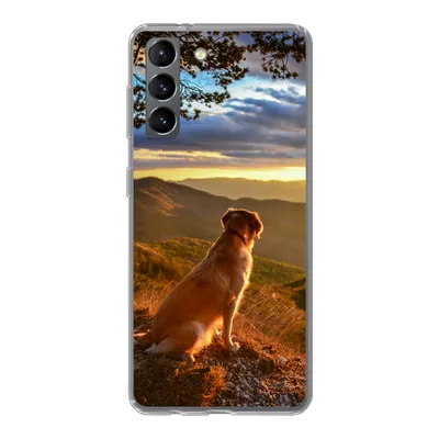 Produktbild von MuchoWow® Handyhülle Schutzhülle Hülle für Samsung Galaxy S21 Ein Golden Retriever beobachtet den Sonnenuntergang Silikon Softcase Handy Hülle - Softcase