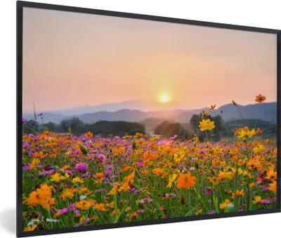 Produktbild von MuchoWow® Gerahmtes Poster Blumen - Sonnenuntergang - Berg 90x60 cm - Poster mit Schwarzem Bilderrahmen Wandposter Rahmen Foto Bilder - Fotorahmen - Foto-Plakat