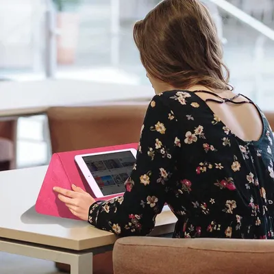 Weiches Tablet-Ständer-Kissen für Bett und Sofa - Verstellbarer Halter für iPads, Tablets und Smartphones