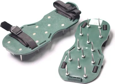 Produktbild von Garden Pleasure 504617 Rasenbelüftungs-Sandalen 'Garden Pleasure' für Außen- und Innenbereich