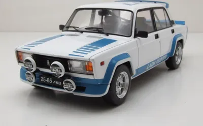 Produktbild von ixo models CMC144 Lada 2105 VFTS 1983 weiß 1:18