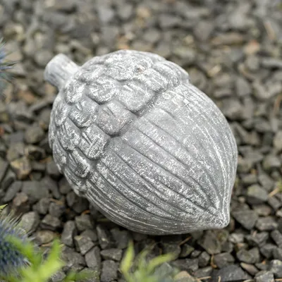 Produktbild von Eichel klein | Steinguss, grau | H 8cm x T 13cm