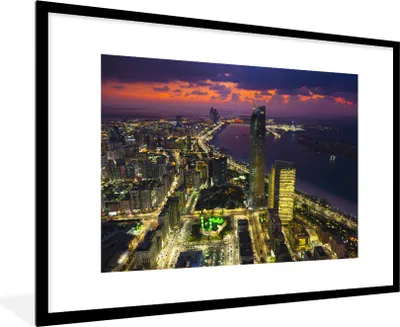 Produktbild von MuchoWow® Gerahmtes Poster Die Skyline von Abu Dhabi in den Vereinigten Arabischen Emiraten mit Himmel 90x60 cm - Poster mit Schwarzem Bilderrahmen Wandposter Rahmen Foto Bilder - Wanddekoration - Fotos