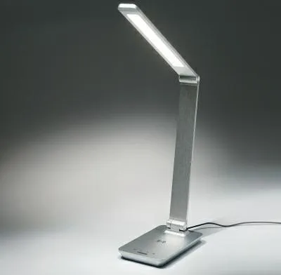 Zdjęcie produktu dla Tiross Lampka Biurkowa 48 Smd Led 580 Lumenów /Srebrna