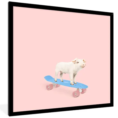 Produktbild von MuchoWow® Gerahmtes Poster Schwein - Rosa - Skateboard - Blau - Tiere 40x40 cm - Poster mit Schwarzem Bilderrahmen Wandposter Rahmen Foto Bilder - Mit Rahmen - Wanddekoration Schlafzimmer