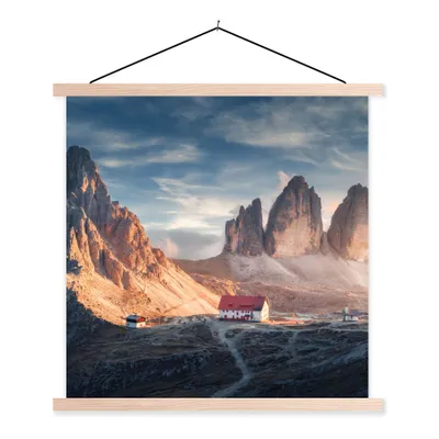 Produktbild von MuchoWow® Textilposter Haus - Berge - Landschaft 60x60 cm mit holzfarbenen Rahmen - Wanddekoration