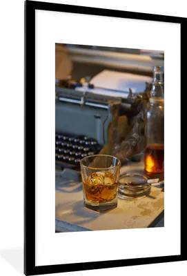 Produktbild von MuchoWow® MuchoWow® Gerahmtes Poster Schreibmaschine - Whiskey - Zigarre - Vintage 60x90 cm - Poster mit zchwarzem Bilderrahmen - Dekoration - Wandposter Wohnzimmer - Hochwertig