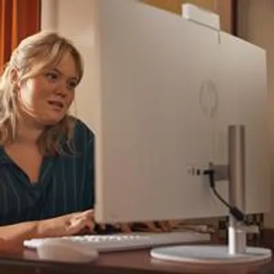 Produktbild von HP All-in-One PC, 68,6 cm Display, IPS-Panel, Full HD, AMD Ryzen 5 Prozessor, Modell 7520U, Kerne 4, (A07U7EA#ABD)