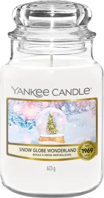 Produktbild von Yankee Candle Snow Globe Wonderland Wachskerze Rund Zedernholz, Eukalyptus, Minze Weiß 1 Stück(e)