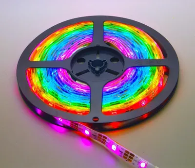 Produktbild von digitaler LED RGB NeoPixel Stripe, IP65 vergossen, 30 LEDs/m, schwarze Leiterbahn, 5m Rolle