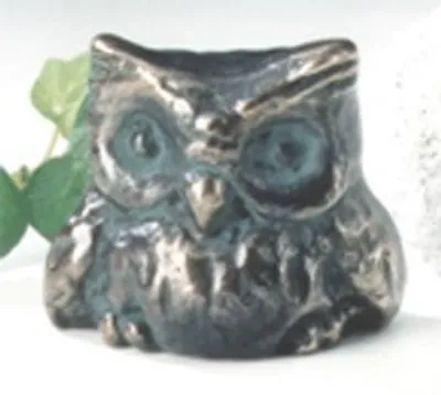 Produktbild von Eule Bronzeskulptur 7 cm grün patiniert