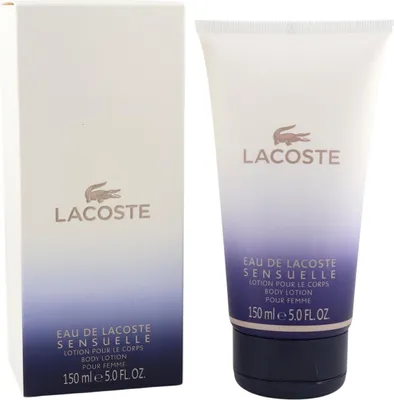 Lacoste Sensuelle Body Lotion in Tube mit Farbverlauf von Weiß zu Violett, daneben die passende Verpackung im gleichen Design.