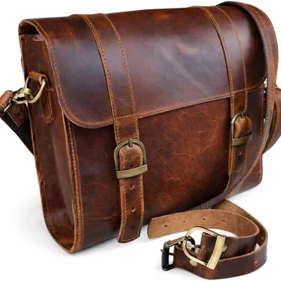 Productafbeelding van Handgemaakte leren motorzadeltas en handtas
