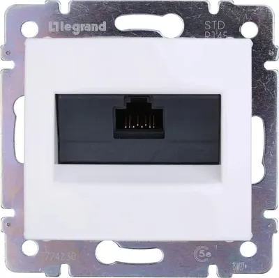 Zdjęcie produktu dla Gniazdo komputerowe pojedyńcze RJ45 5E UTP białe VALENA 774230
