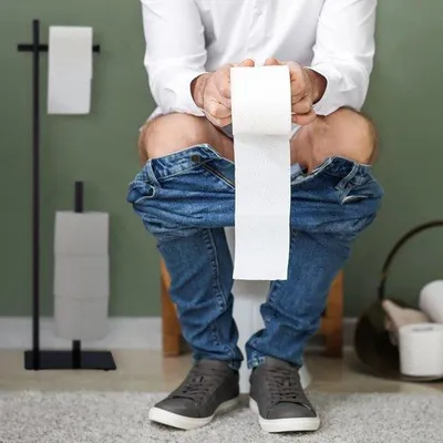 Obrázok produktu pre Držiak na toaletný papier pre 4 náhradné rolky bez vŕtania – moderný držiak na toaletný papier, čierny – rozmery 775 x 20 x 20 cm