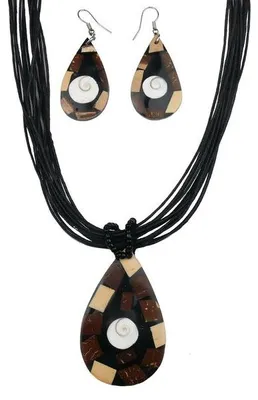 Produktbild von Set aus Hals-Kette und Ohrringen