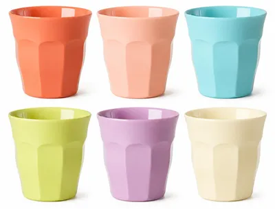 Immagine prodotto di Set di bicchieri in melamina per bambini, 160 ml, colorati - Motivo: Oceano Corallo, piccoli bicchieri per bambini, Immagine generata dall'IA