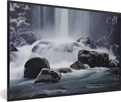 Produktbild von MuchoWow® Gerahmtes Poster Wasserfall - Steine - Natur 90x60 cm - Poster mit Schwarzem Bilderrahmen Wandposter Rahmen Foto Bilder - Fotorahmen - Foto-Plakat