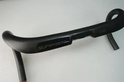 Produktbild von DEDA Superzero 31.7 Carbon Lenker Modell 2021 440mm
