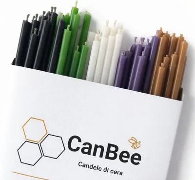 Productafbeelding van 50 Smalle Bijenwaskaarsen Multicolor – 16 cm × Ø 5 mm – 100% Natuurlijke Bijenwas – 40 Min Brandtijd – Rookarme Kaarsen met Katoenen Lont