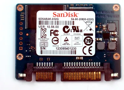 Produktbild von Scieneo 32GB SSD Festplatte für scieneo.amplio Nebook, 2,5''(Schreiben 150 MB/s, Lesen: 250 MB/s)
