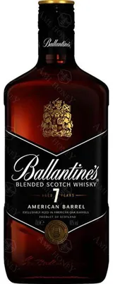 Produktbild von Ballantine`s 7YO Whisky 700ml in einer Schachtel mit Glas