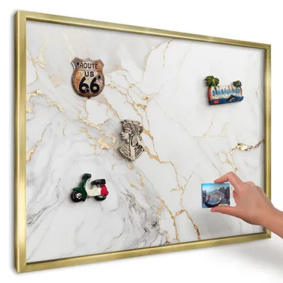 Produktbild von Magnettafel 70x50 cm mit goldenem Rahmen - Magnetische Metalltafel, Magnetpinnwand zur Wandmontage für Wohnzimmer, Küche, Flur, Kinderzimmer und Büro - Marmor-Eleganz