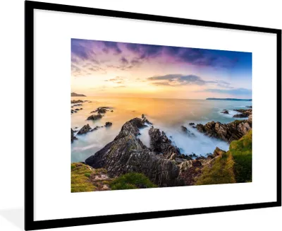 Produktbild von MuchoWow® Gerahmtes Poster Sonnenuntergang - Horizont - Wasser - Landschaft - Blau 90x60 cm - Poster mit Schwarzem Bilderrahmen Wandposter Rahmen Foto Bilder - Wanddekoration - Fotos