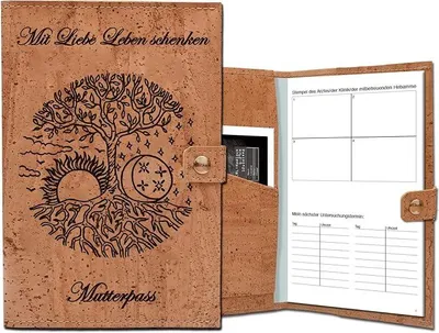 Produktbild von PolkaHome® Mutterpass Hülle aus Kork – Schutzumschlag für Mutterpass, Ultraschallbilder und Versichertenkarte, Lebensbaum Design, Beige