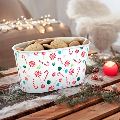 Produktbild von Weihnachtlicher Metallkorb, KI-generiertes Bild