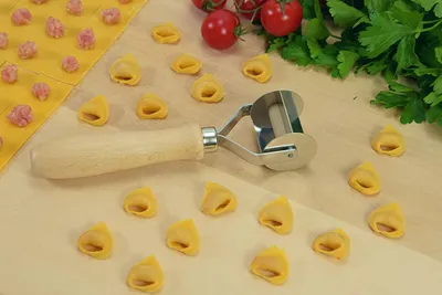 Obrázok produktu pre Valček na cesto, krájač na cesto (hladký, 38 mm) na tortellini