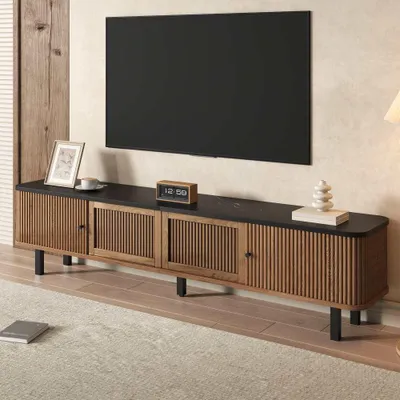 Zdjęcie produktu dla Nowoczesna szafka pod telewizor z przesuwanymi drzwiami i wzorem kratki – niepowtarzalny styl do Twojego salonu, wymiary: 190 x 35 x 45 cm, kolor dębowy