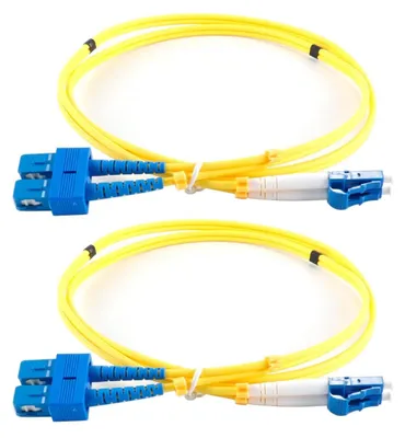Image de 2 câbles de raccordement en fibre optique monomode, connecteurs LC vers SC