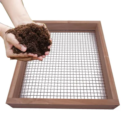 Immagine prodotto di Setaccio per terriccio con manico in legno