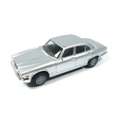 Produktbild von Herpa 430814 Jaguar XJ 6 silber metallic Maßstab 1:87 Modellauto