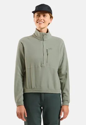 dazu schwarze Hose und schwarze Kappe