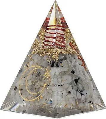 Produktbild von Orgonit Pyramide Mondstein mit Mondsymbol -- 6x6x8,5cm online bestellen