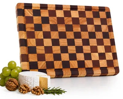 Zdjęcie produktu dla Deska do krojenia Relaxdays, 41 x 30 cm, w kratkę, wykonana z drewna akacji i kauczuku, deska do porcjonowania z rowkiem na sok, z uchwytami, w naturalnym kolorze, Obraz wygenerowany przez AI