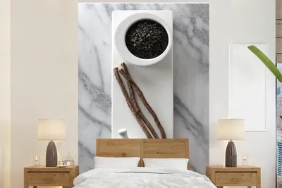 Produktbild von MuchoWow® Fototapete für Wohnzimmer oder Schlafzimmer Wandtapete Vinyl Motivtapete Lakritzstangen auf einem Brett - 155x240 cm - Tapete