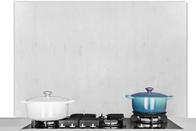 Produktbild von KitchenYeah®  Spritzschutz Küche - Küchenrückwand - Wandschutz für Herd und Spüle - Beton - Weiß - Grau 120x80 - Alu-Dibond (Alternative zum Spritzschutz aus Glas) - Hitzebeständig - Herdspritzschutz