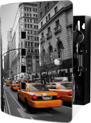 Produktbild von banjado Design Schlüsselkasten aus Edelstahl für 10 Schlüssel, Schlüsselschrank 24 x 21,5 x 7cm groß mit Magnetverschluss, New York Taxi [BWSK 10076]