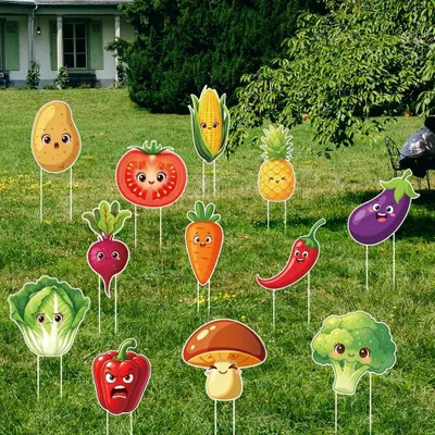 Produktbild von Set von 12 Gartenplatten mit Cartoon-Gemüse zur Dekoration